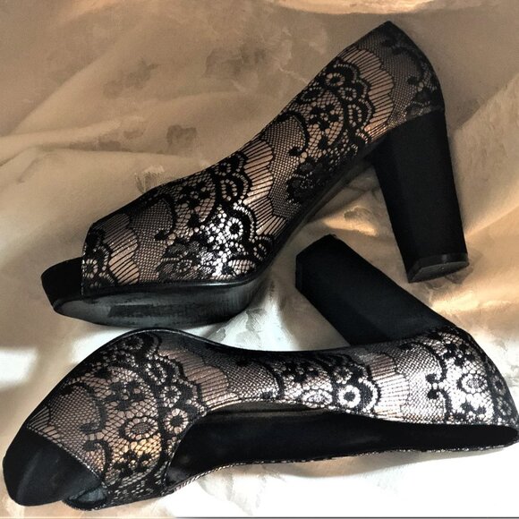 Black and Silver Lace Look Toeless Pump - Picture 5 of 16
